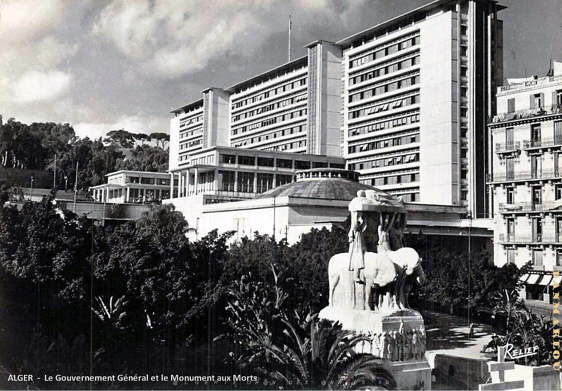 Alger - Gouvernement General et Monument aux Morts.jpg
